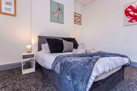 Host & Stay - Bambro Apartment