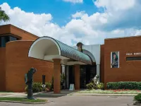 Pet-Friendly Lakeland Stay King Bed Cozy Court Hotels in Crystal Lake