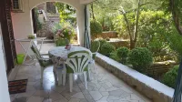 Apartment Lidija Hotels near ACI Vrboska
