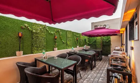 Treebo Bombay Palace Отели в г. Манимажра