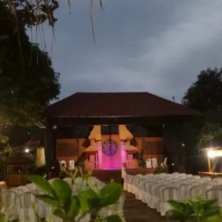 Majapahit Homestay by Bhagaskara