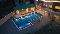 Hotel Classic Residency - Pools