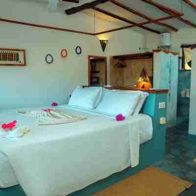 Basecamp Mafía Island Rooms