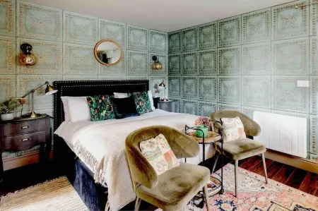 Peaceful Studio Flat with Patio and Dogs Allowed Отели в г. Кобем