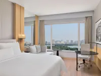 The Westin Mumbai Powai Lake Hoteles cerca de Instituto Nacional de Ingeniería Industrial NITIE