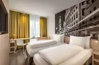 Super 8 by Wyndham Augsburg Hotels in Königsbrunn