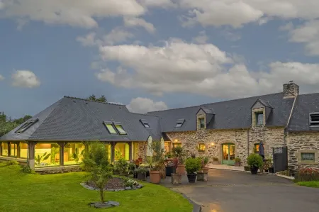 Saint-Coulitz Отели в г. Финистер