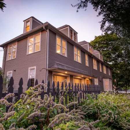 Valparaiso Inn Bed & Breakfast Отели в г. Вальпараисо