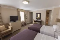 Macdonald Bear Hotel Hotels in Woodstock
