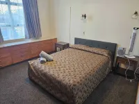 Whitehorse Inn Hotels in Longburn