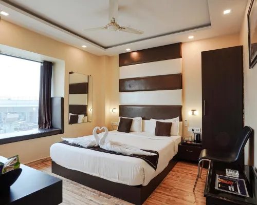 Hotel Sheldon International Near Science City タゴールハウス周辺のホテル