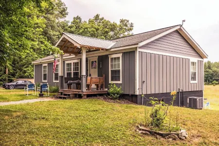 Private Hot Tub Retreat with "Movie Theatre"  - Fox Lodge by Janix Escapes