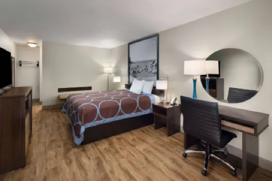 Super 8 by Wyndham Fallon