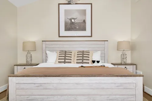 Romantic Retreat - Shared Hot Tub, Hot Tub, Pool, Spa