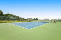 Bethany Bay Dog-Friendly Getaway w/ Free WiFi, Shared Pool, & Sports Courts Hotels in Bethany Beach