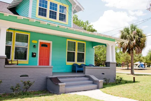 Modern Amenities and Relaxing Ambiance - Charming Getaway