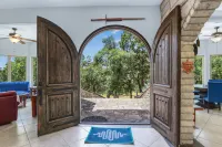 Enchanting Castle with Hot Tub and Media Room - Majestic Fantasy Retreat