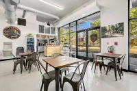 Cozy Living Space with Bike Storage and Outdoor Area - Charming Loft Retreat Hotels in Bella Vista
