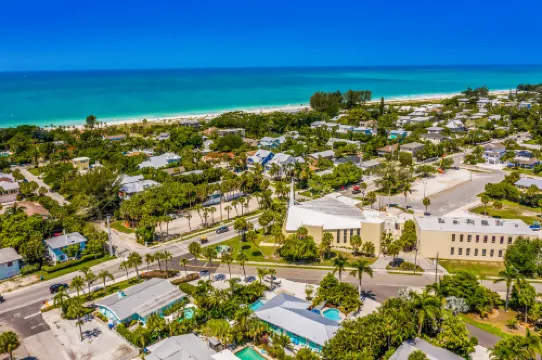 Exclusive Private Pool and Tropical Oasis - Enchanting Duplex Retreat