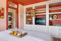 Private Entrances and Full Kitchens Await - Charming Retreat Hotels in North Charleston