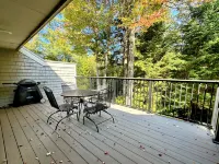 Ski-in Ski-Out Access and Stunning Mountain Views - Cozy Retreat Hotels near Omni Mount Washington Resort Bretton Woods Golf Course
