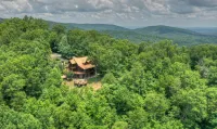 Hot Tub, Outdoor Fireplace and Scenic Views - Stunning Mountain Retreat Hotels in Fannin County