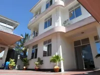 Airport Transit Lodges Hotels near Solomon Temple TAG Gongo la mboto
