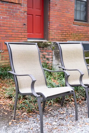 Cozy Living Space and Fully Equipped Kitchen - Inviting Retreat