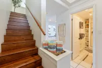 Inviting Space with Pool and Lush Community Amenities - Charming Retreat Hotels in Hawaii-Maui