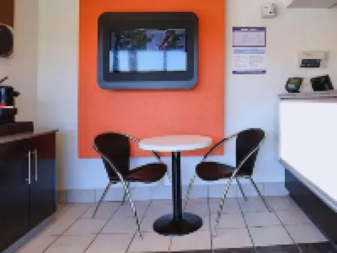 Super 8 by Wyndham Walnut Creek Hotels in Walnut Creek