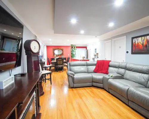 Modern 2-floor, 3-bedroom apartment 20 minutes from Manhattan. Hotels in West New York
