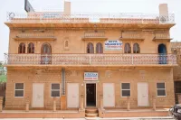 Hotel Golden City with Swimming Pool