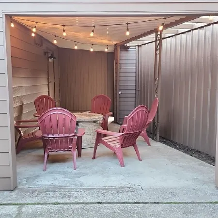 Sandy Pacific Hideaway-hot tub, smart tv, woodstove. 4 bedroom home. Florence,OR
