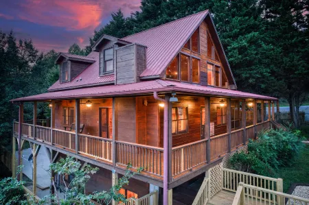 Mountain Views and Hot Tub - Exquisite Luxury Retreat Отели в г. Хотхаус