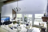 Lake Travis Views and Spacious Layout - Elegant Nature Retreat Hotels in Lago Vista