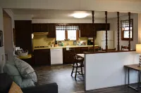 Woodland Views and Spacious Living - Charming New England Retreat Hotel a Sunapee