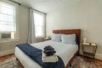 Spacious 3BR - Walk to Downtown Salem, Game Room!<br> - Wifi