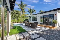 Costal Bungalow & guest house - by the beach!