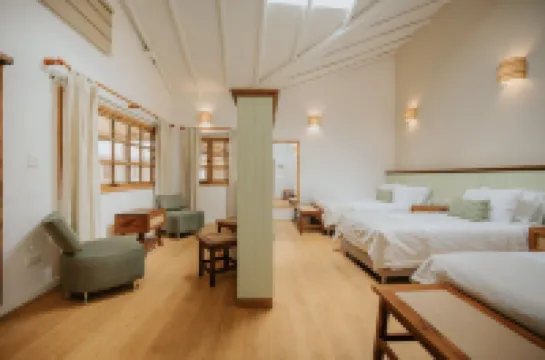 Hotel la Corada فنادق في 