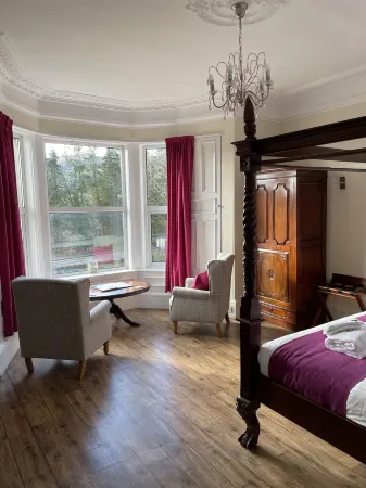 The Claymore Guest House and Apartments Отели в г. Питлохри