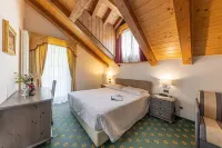 Hotel Plank Hotels in Siror