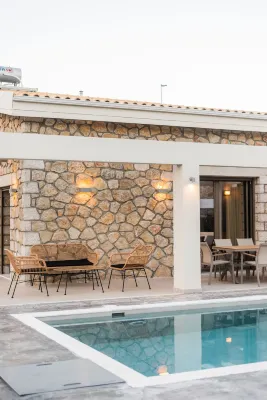 Stone & Sea Villas - Villas