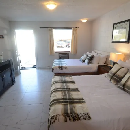 Christina Lake Motel and RV Park