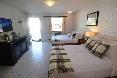 Christina Lake Motel and RV Park Hotels in Grand Forks