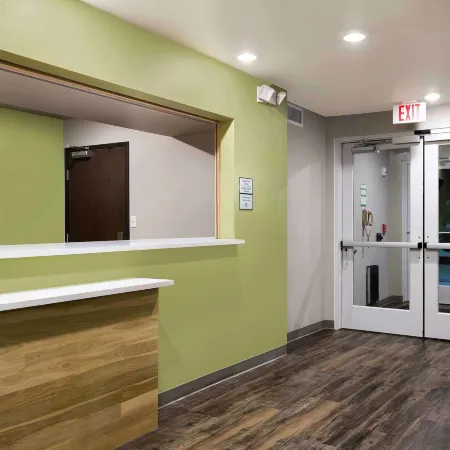 WoodSpring Suites Chicago Romeoville