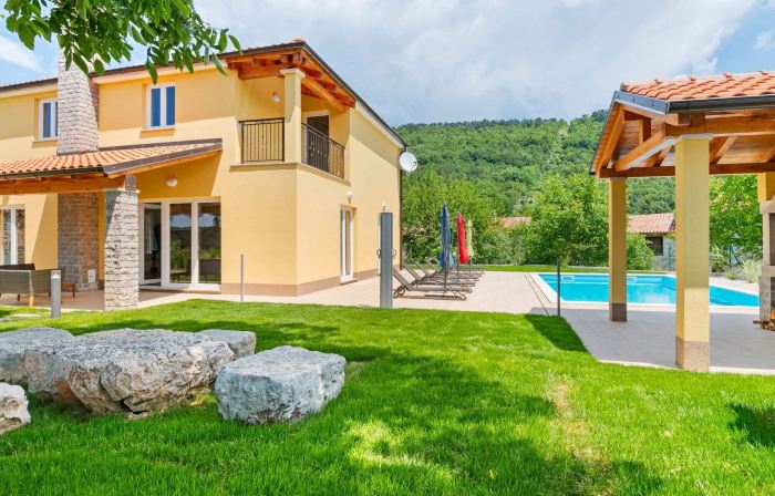 Holiday Home in Buzet with Terrace