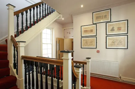 Castle Hotel Отели в г. Абериствит