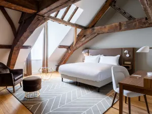 Sapphire House Antwerp, Autograph Collection