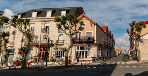 Logis Hotel Majestic Chatelaillon Plage - la Rochelle Hotels in Chatelaillon-Plage