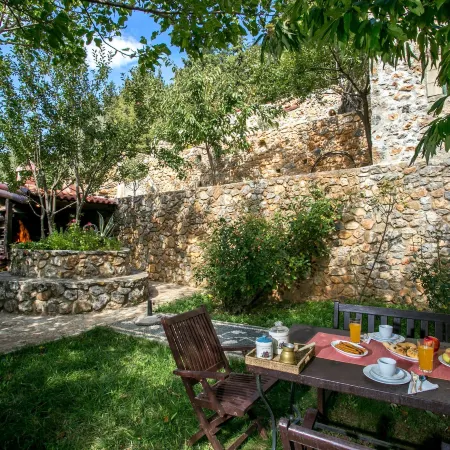 Ifigenia Theriso Village